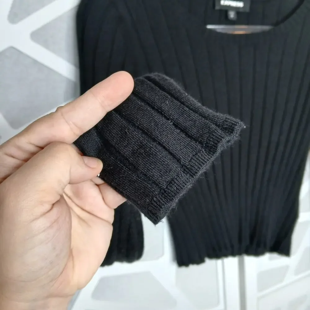 Express Black Stretch Ribbed Crop Crew Neck Sweater Womens LG Goth Academia - Picture 3 of 9